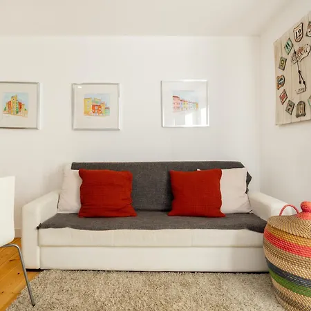 Whome Martim Moniz Lisboa