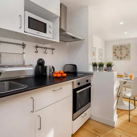 Whome Martim Moniz * Лісабон