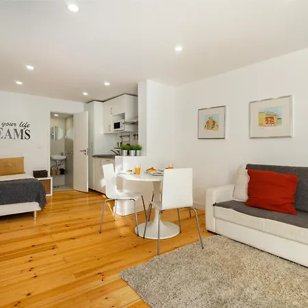 Whome Martim Moniz * Лісабон