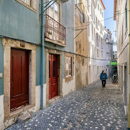 Whome Martim Moniz Апартаменти *